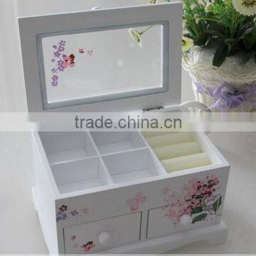 White Wooden Jewelry Box photo-2