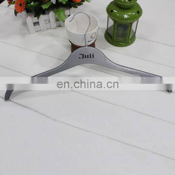 China Supplier Custom Gray Plastic Hanger for Suit & Jacket