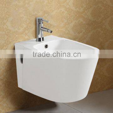 White Glazed Ceramic Sanitary Ware Bidet photo-2