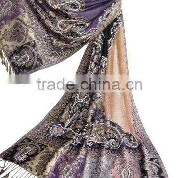 Viscose jacquard scarf with beads