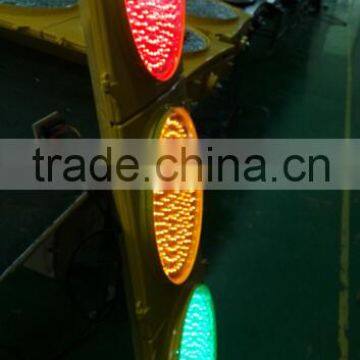 Yellow Shell & Aluminum Housing LED Traffic Signal/RYG Full Ball Road Traffic Lights photo-4