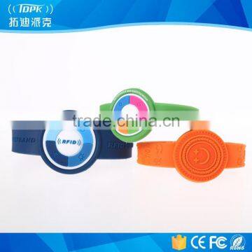 Custom smart 2015 nfc famous brand bracelet for parking&payment