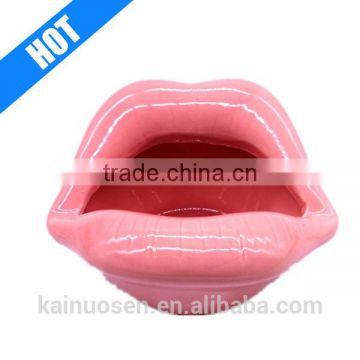 New Design Cheap Modern Lighted Lips Ceramic Cigarette Ashtray