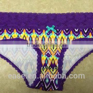 T Pants Fashion Intimates Briefs Sexy Embroidery G-Strings Sexy Lady Lace Underwear photo-2