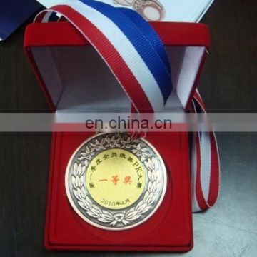 Cheap Custom Sports Medals with Ribbons and Display Cases