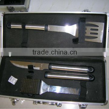 BBQ set with aluminium carrying case