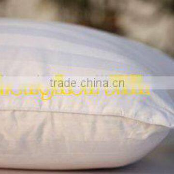 30% silk & 70% polyester filled pillow with cotton cover