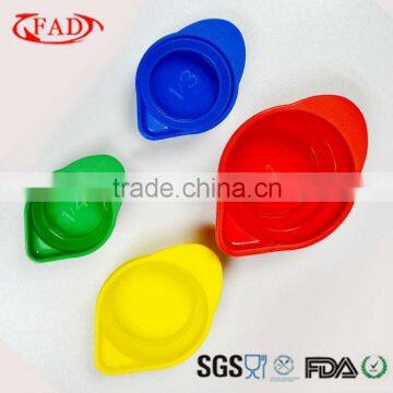 Factory Supply Silicone Dog Measuring Cup