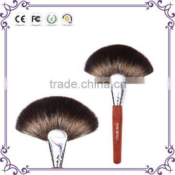 Luxe Single Facial Large Fan Brush For Beauty Makeup Professional face makeup sweeper brush