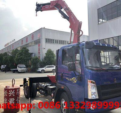 Good Price SINO TRUK HOWO 2T Telescopic Crane Boom Mounted on Cargo Truck for Sale photo-3