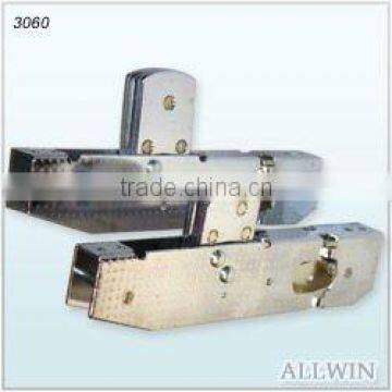 Deadbolt, Long throw or short throw