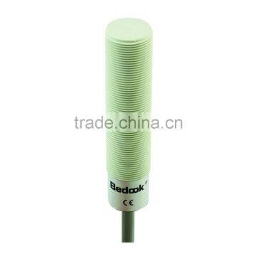 M18 Cable series DC 3-wire capacitive proximity sensor with plastic cylindrical housing
