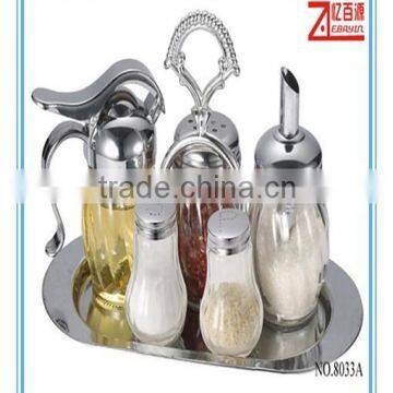 Salt and pepper condiment set