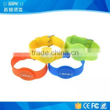 125kHz Lf Em4100/4102/4200 RFID Bracelet Tag with Water Parks, Theme Parks