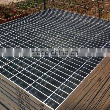 Hot Dipped Galvanized Serrated Steel Grating photo-5