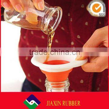 New Arrival Durable Silicone Collapsible Funnel Foldable Funnel for Liquid Transfer photo-2