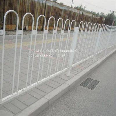 Fence manufacturer galvanized round steel U-shaped Beijing style protective fence Road Guardrail for Rreeway Safety