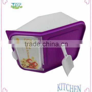 plastic dry food storage containers with cover and scoop