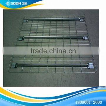 flat wire deck pallet rack