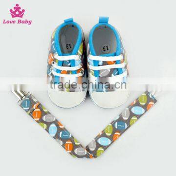 Fashion Rugby Pattern High Quality Newborn Crib Shoes Baby Shoes Matching Pacifier Clip photo-3