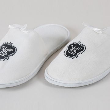 ELIYA close toe disposable hotel slipper/embroidered logo hotel slipper