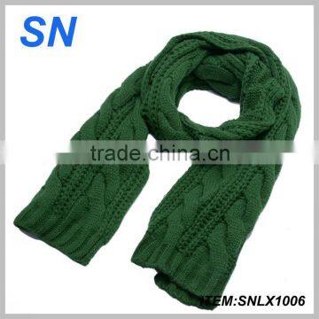 Solid color women's winter cable knit scarf