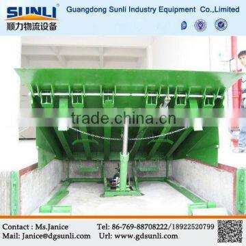 Yard ramp Dock Leveler can lift cargo