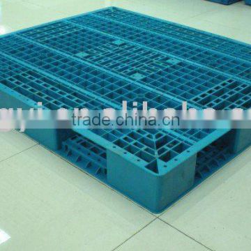 plastic pallet