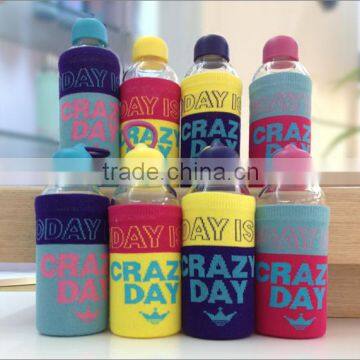 wholesale glass water bottle with colorful sleeve with custom logo