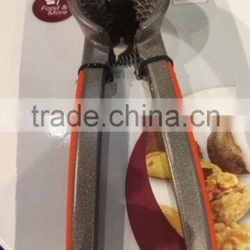 KD712B nut cracker with rubber handle