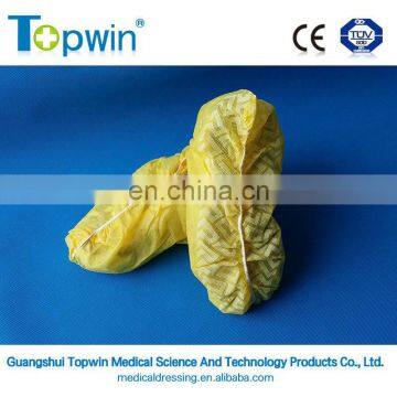 Disposable whilet waterproof non-skid nonwoven shoe cover