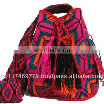 Mochilas wayuu, colombian bags, made by indigenas