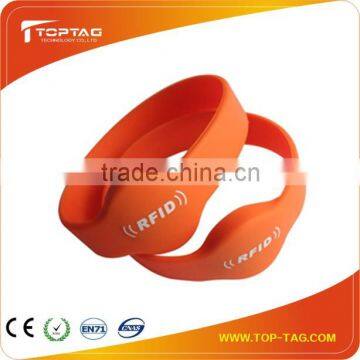 2014 simple style Ntag203 silicon RFID wristband many colors