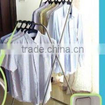 Foldable clothes rack