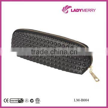 Hair curler bag with heat resistant