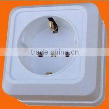 EU Style Surface Mounted Standard Grounding Socket with Earth (S1010)