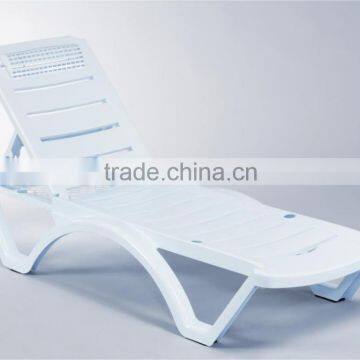 PLASTIC SUN LOUNGER F-09623