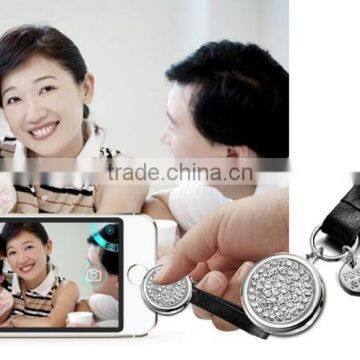 2015 Newest Model Wholesale Colorful stretchable self-timer, Bluetooth self-timer Key Chain for samsung and iphone