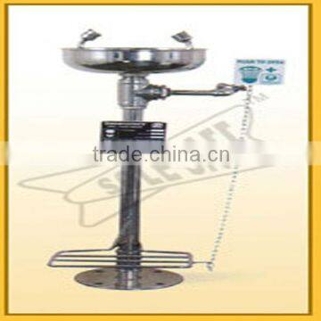 EYE WASH (HAND OPERATED/FOOT OPERATED) SS	SSS-0147