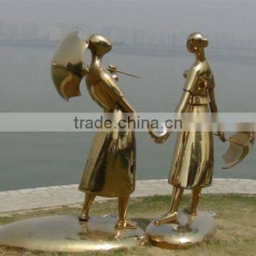 Plate gold man and woman garden statue stainless steel sculptures with umbrella