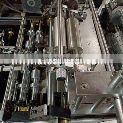 UTM382 Nonwoven Fabric Cloth Lens Bag Envelope Window Patching Gluing Application Machine photo-4