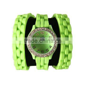 Guang zhou YB lady watch silicone band alloy case wholesale watches