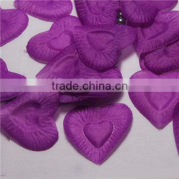 Heart shaped petals for wedding