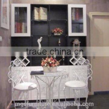 The European style modern wine cabinet