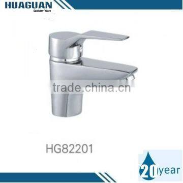 Low Price New Designed Curved Basin Faucet