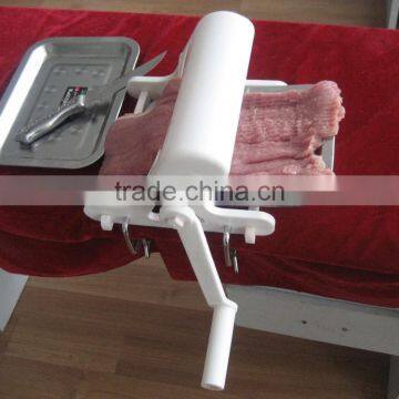 Household hand operated meat tenderizer