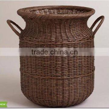 Rattan basket with handle.round shape. Brown color