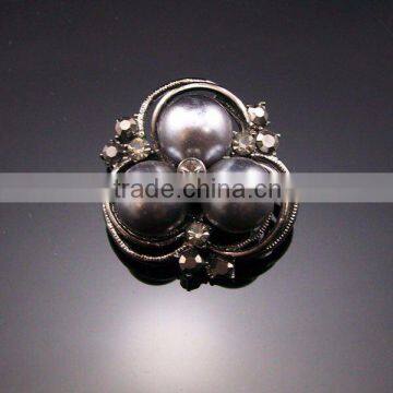 metal brooch with artificial pearl and rhinestone ha18-37