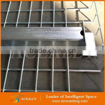 Metal storage wire decking for pallet rack