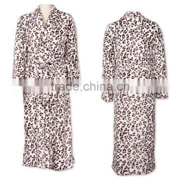 2016 new design leo flannel fleece bathrobe/100% microfibre bathrobe